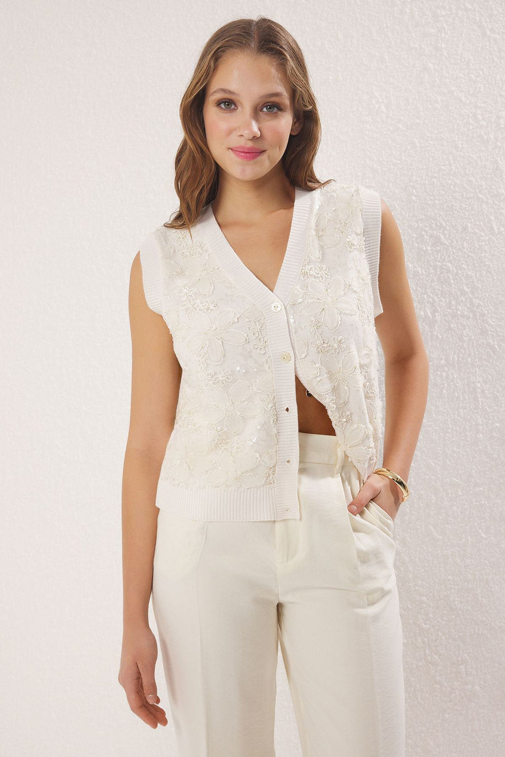 Ekru Dantel Detayl? V Yaka Triko Yelek TWOSS25YE00116