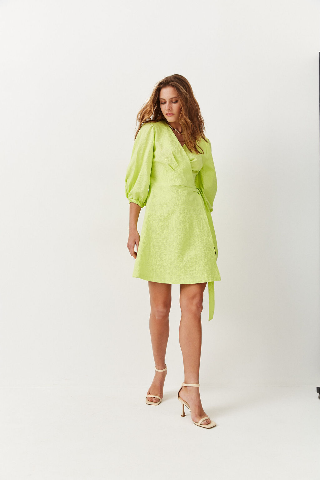 Платье на запах из жатого хлопка - TO BE ONE фото 6