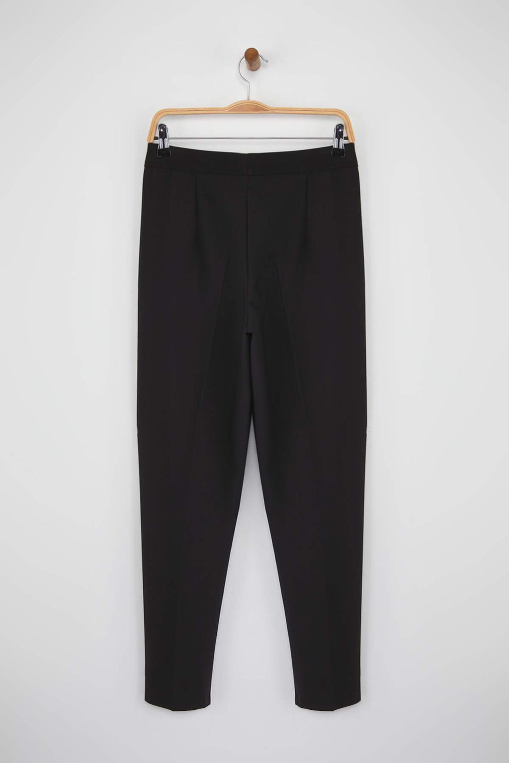 Siyah Paca Dugme Detayl? Wide Leg ve Havuc Olabilen Kumas Pantolon TWOAW26PL00032