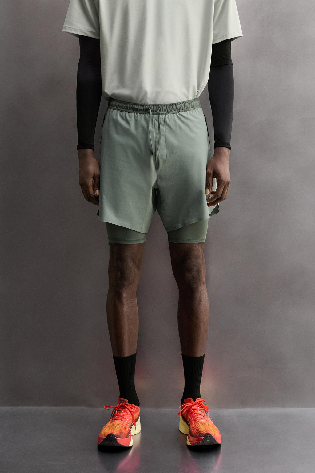 PANTALONES CORTOS ENTRENAMIENTO 2 EN 1 B?SICOS / verde lavado