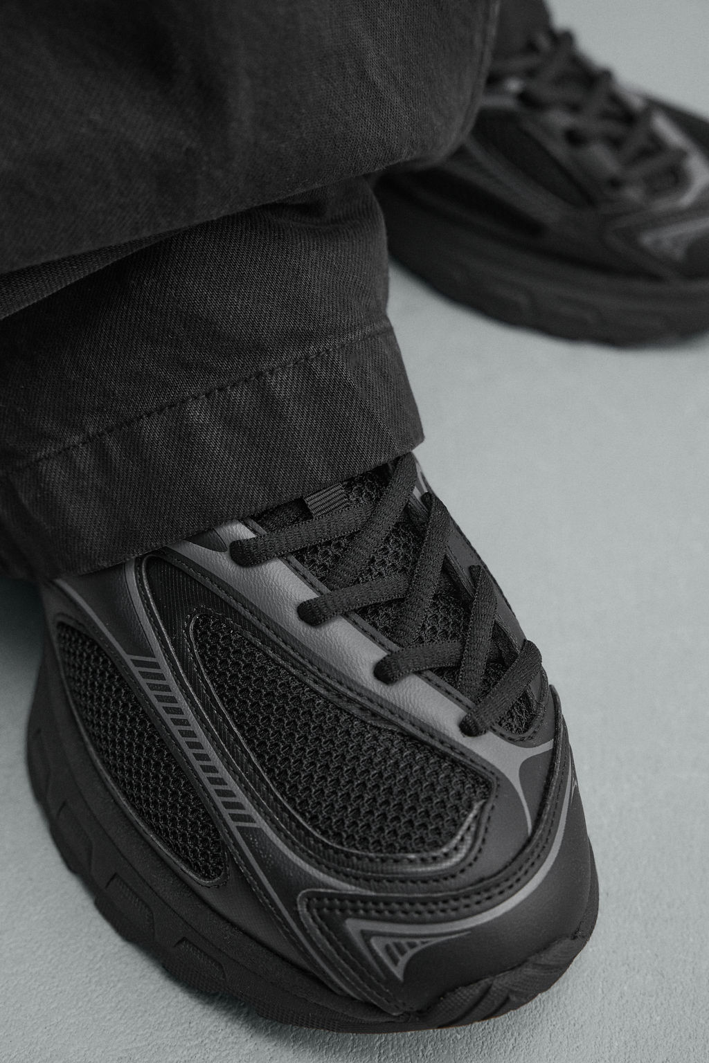 ZAPATILLA SUELA VOLUMEN / Negro