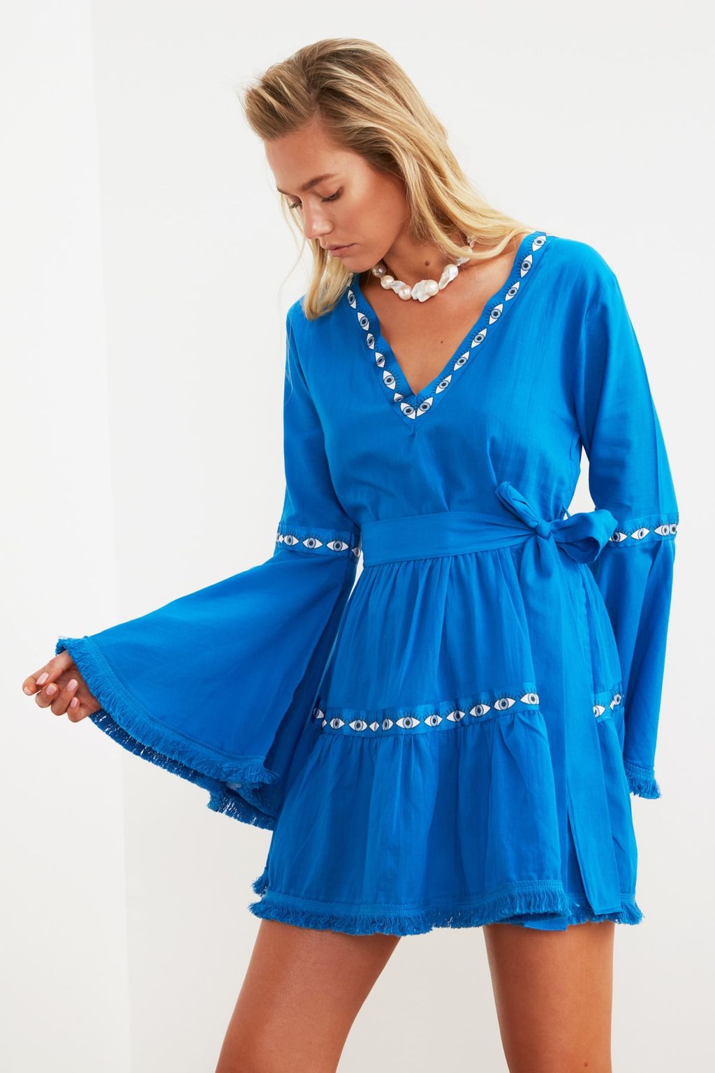 Trendyolmilla Beyaz Dokuma %100 Pamuk Serit Aksesuarl? Mini Plaj Elbisesi TBESS21EL1253 фото 8