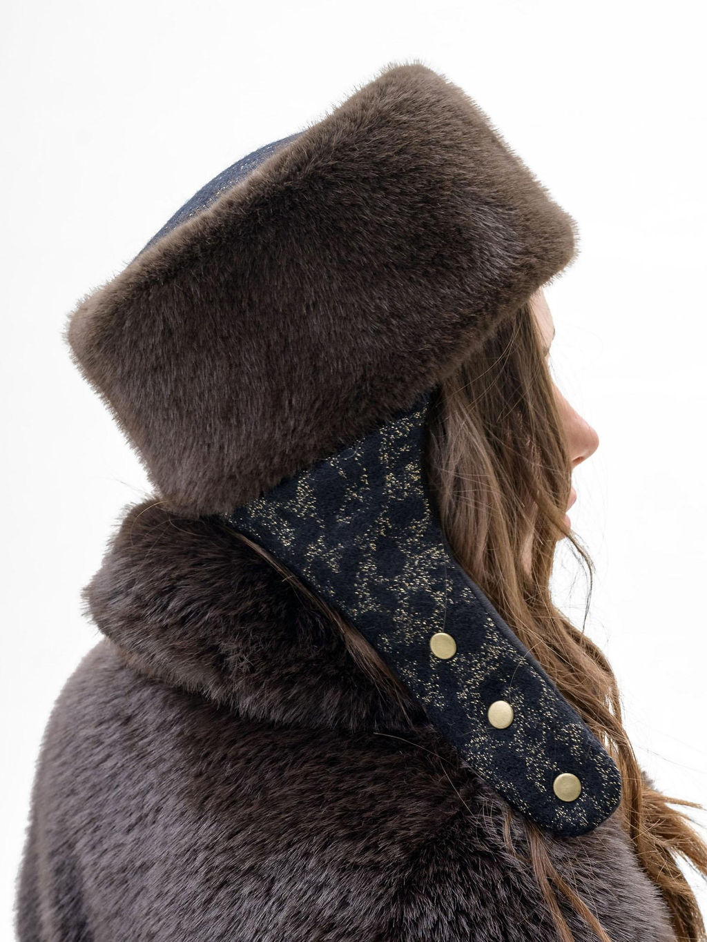 Т26-21 Таблетка кубанка черное золото с мехом "норка"