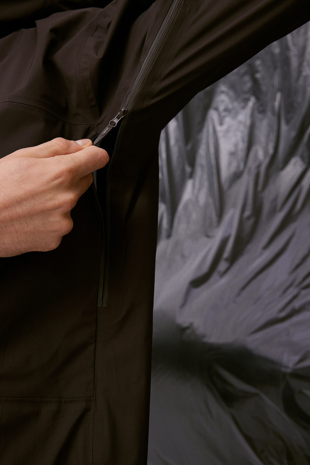 Chaqueta shell ligera en StormMove Regular Fit - H&m фото 2