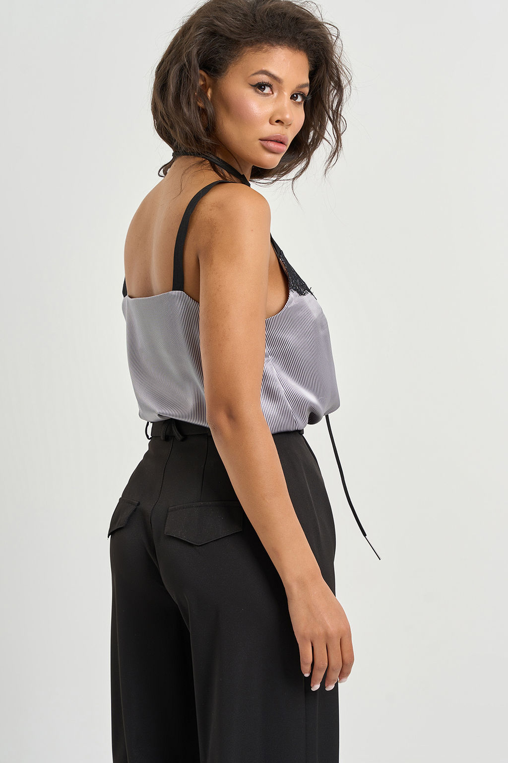 Топ в полоску с кружевной вставкой серый - Fly фото 5