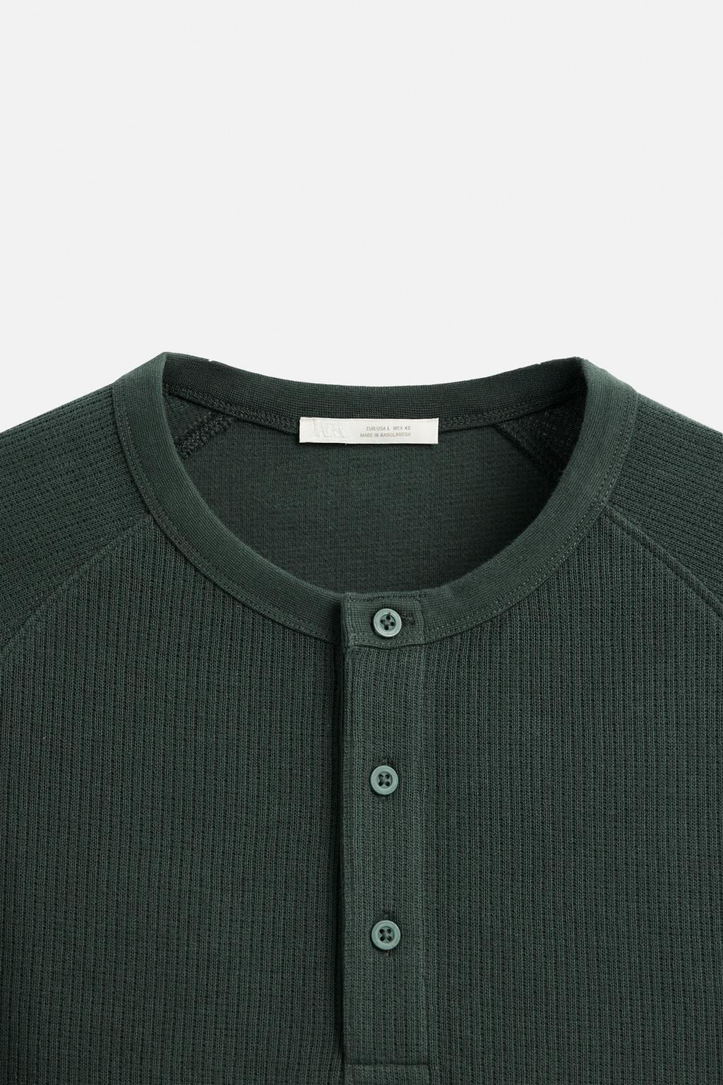 T-SHIRT WITH BUTTONED NECK - Zara фото 9