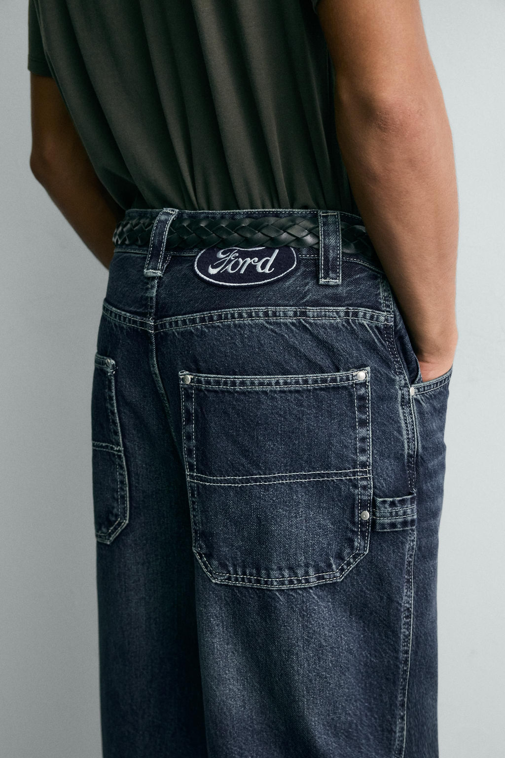 RELAXED FIT JEANS WITH FORD PATCH - Zara фото 7