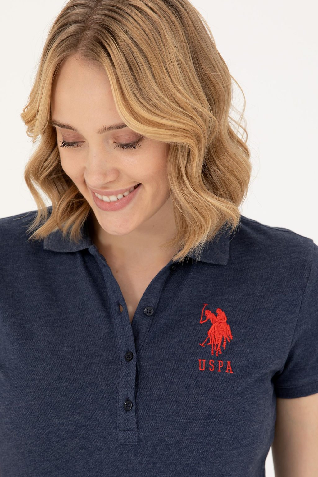 Женская темно-синяя базовая футболка с воротником-поло Неожиданная скидка в корзине - U.s. polo assn фото 9