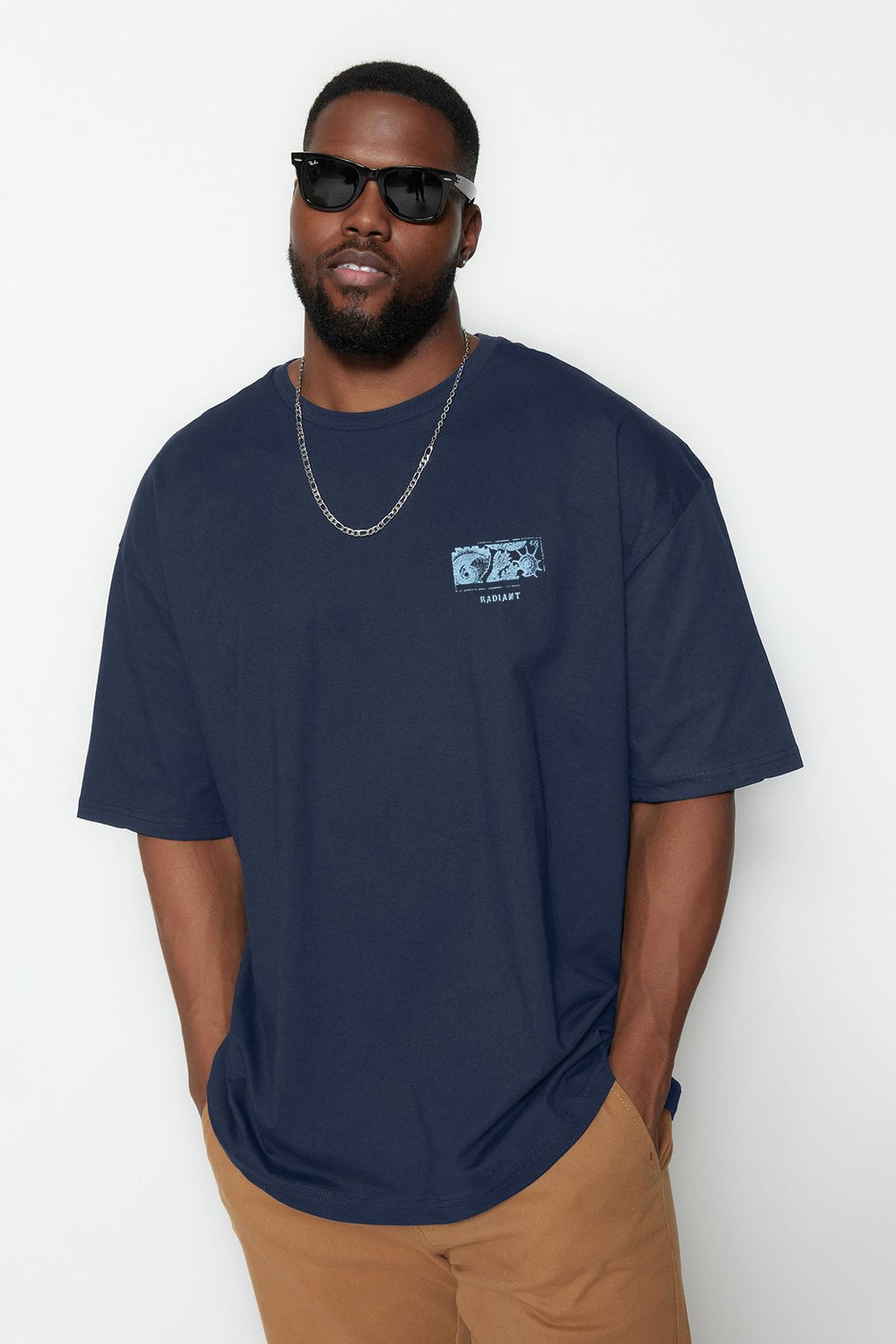 TRENDYOL MAN Buyuk Beden Lacivert Oversize/Genis Kesim Kabar?k Yaz? Bask?l? %100 Pamuklu T-shirt TMNSS25BF00018 - Trendyolmilla фото 2