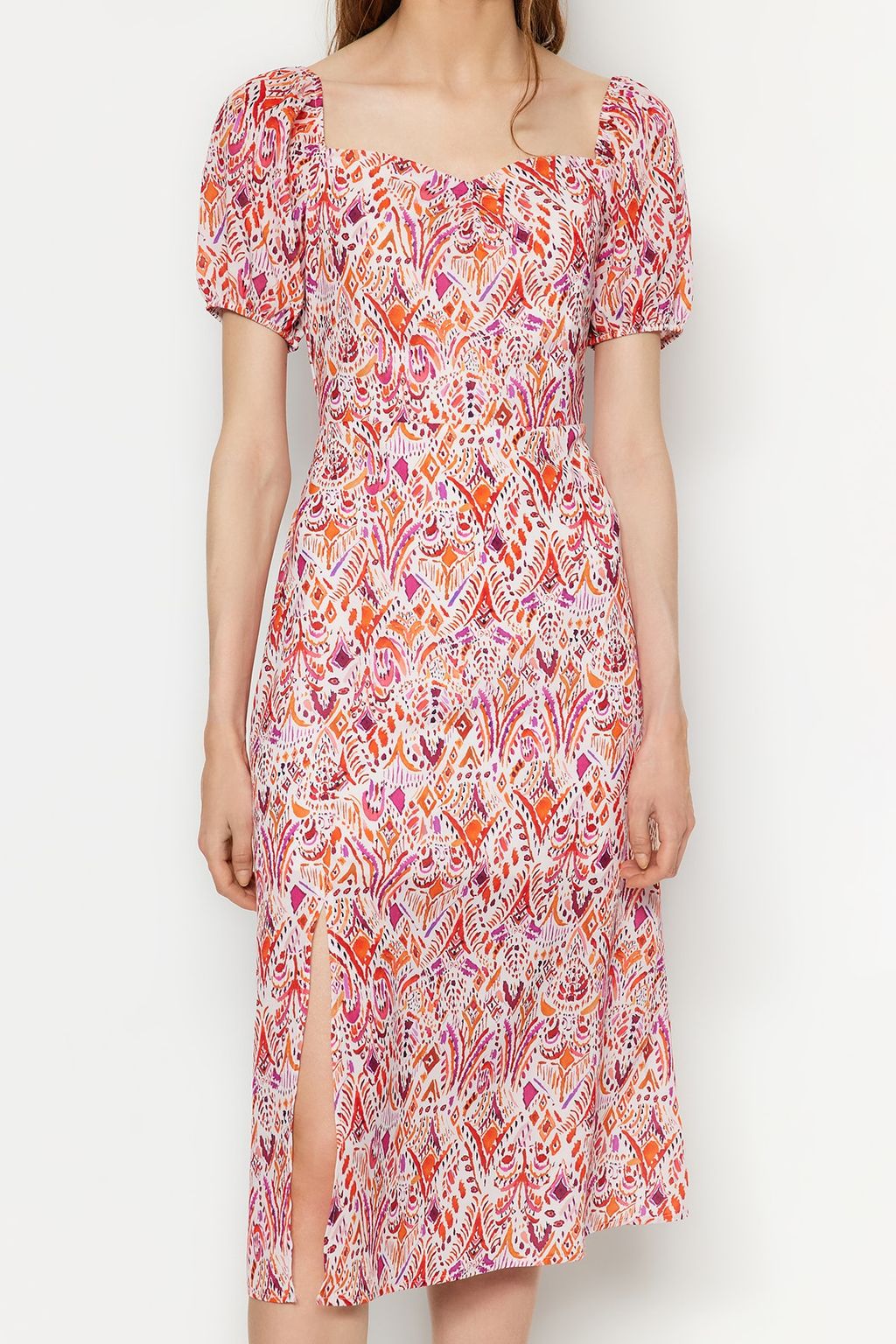 Pembe Desenli A Kesim Kare Yaka Y?rtmacl? Midi Astarl? Sifon Dokuma Elbise TWOSS23EL01846