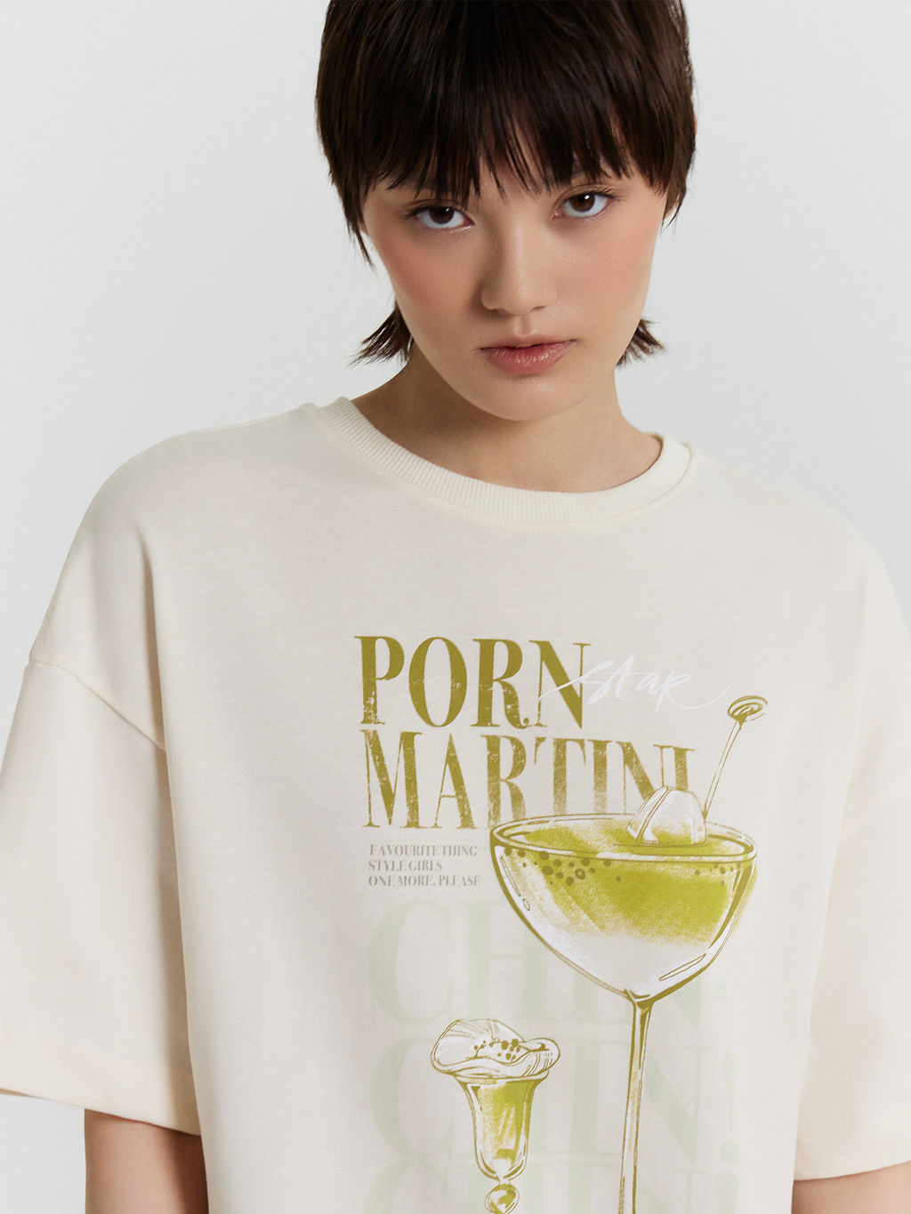 Футболка женская бежевая с принтом Martini - Mark formelle фото 4