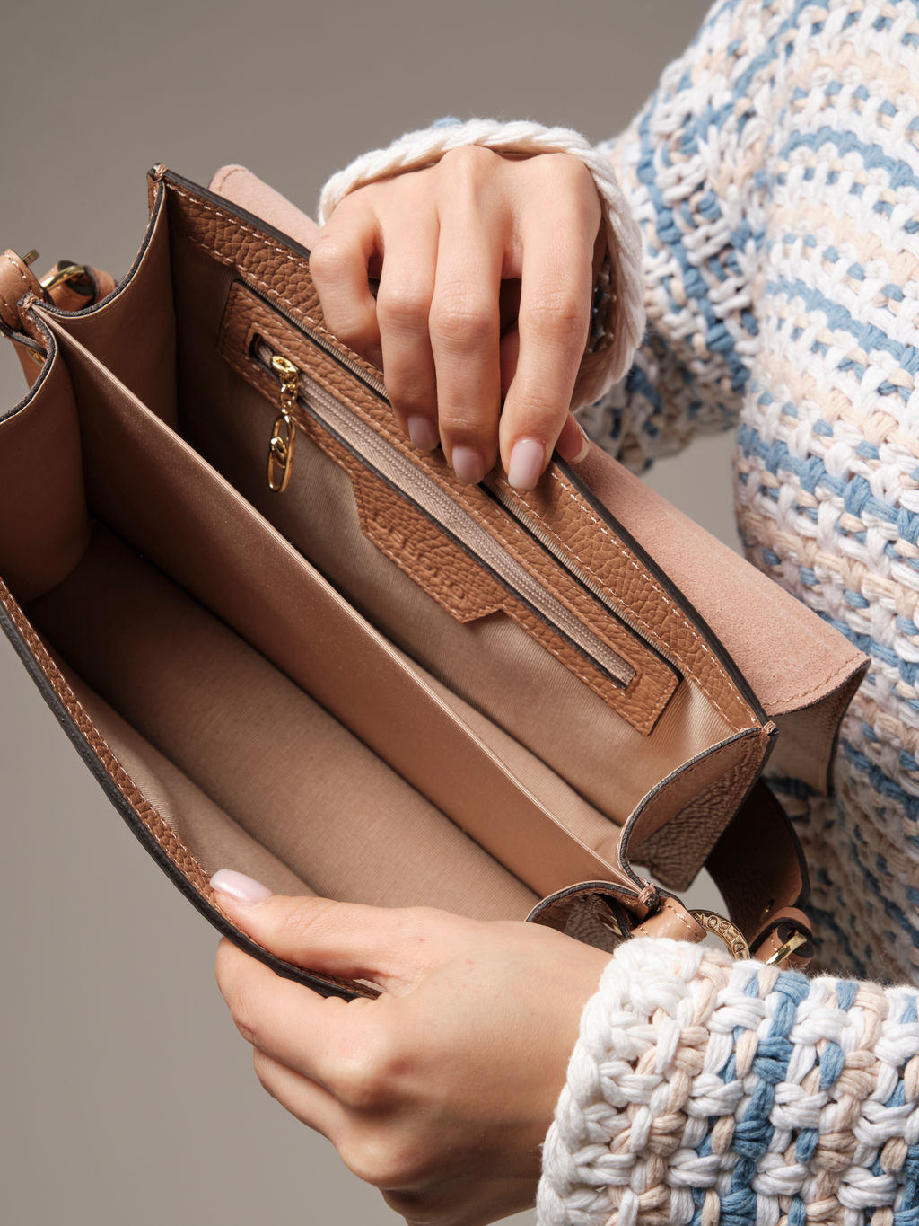 Сумка кожаная Deboro 30574 бежевая нуга