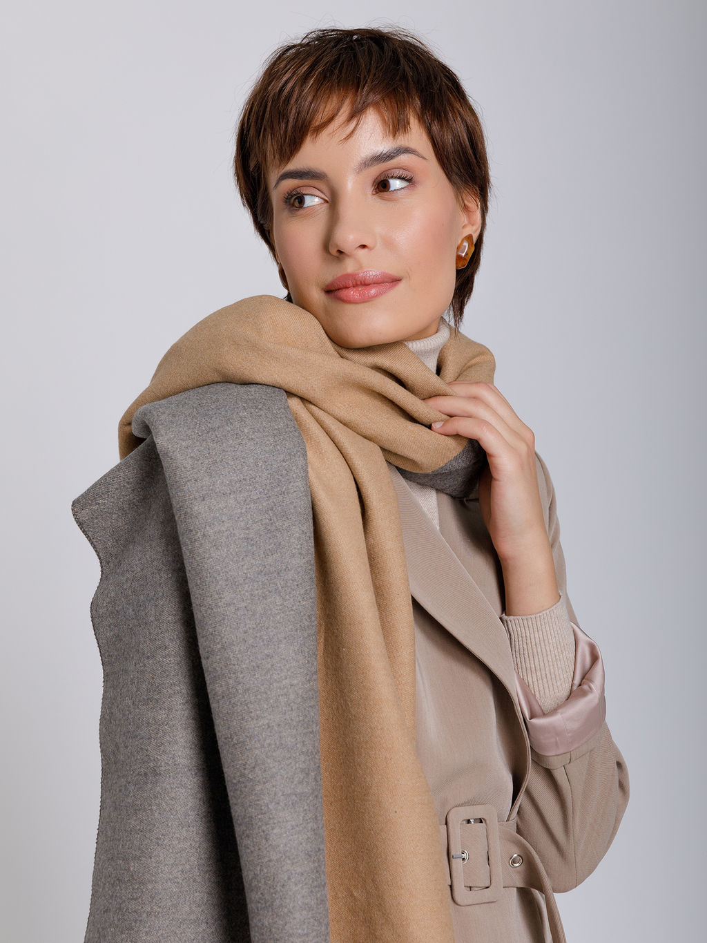 в составе шерсть Большой, мягкий, теплый двусторонний палантин с рисунком в стиле арт-деко. - Tantino фото 6