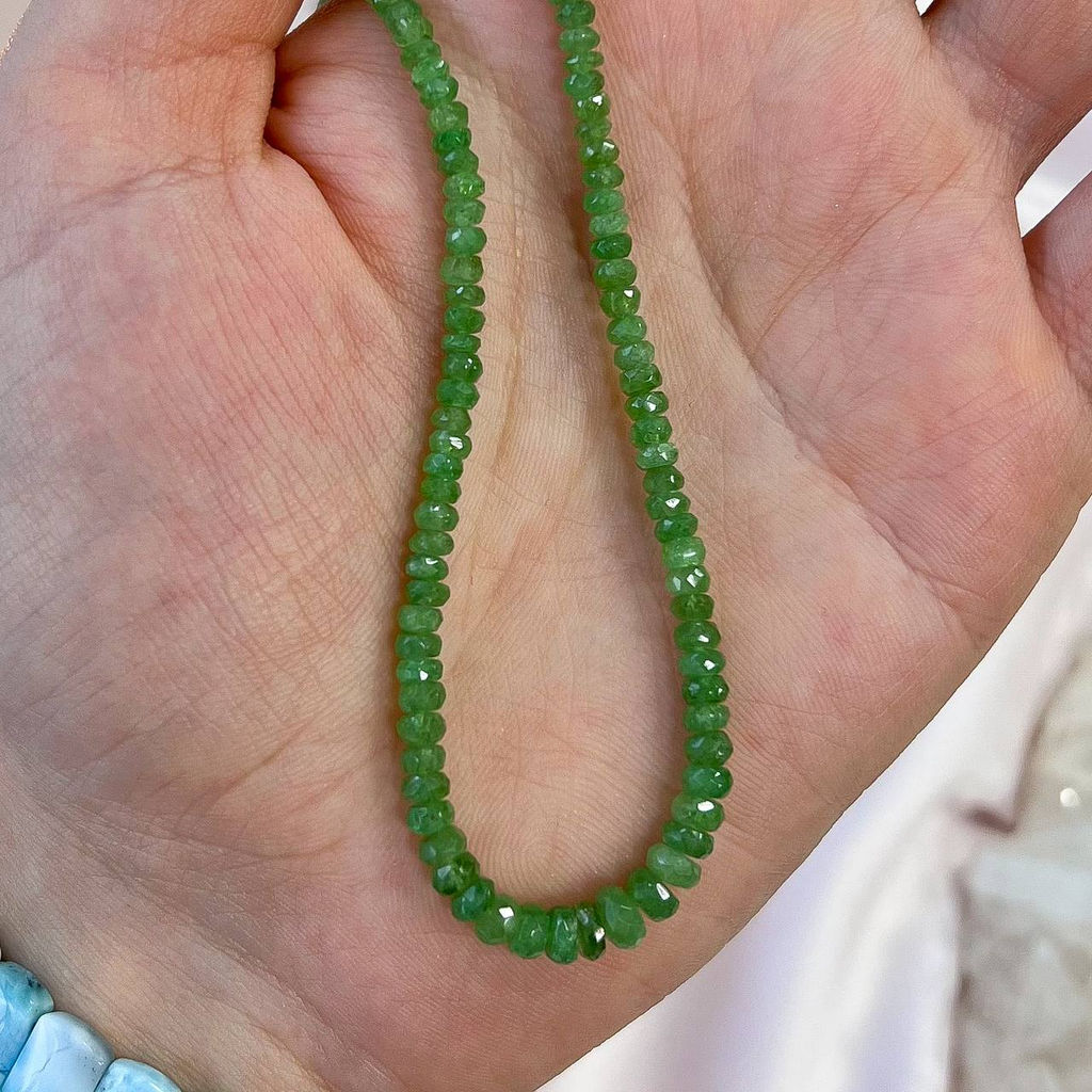 Бусы из зеленого Граната (Цаворит) - Радуга самоцветов фото 3