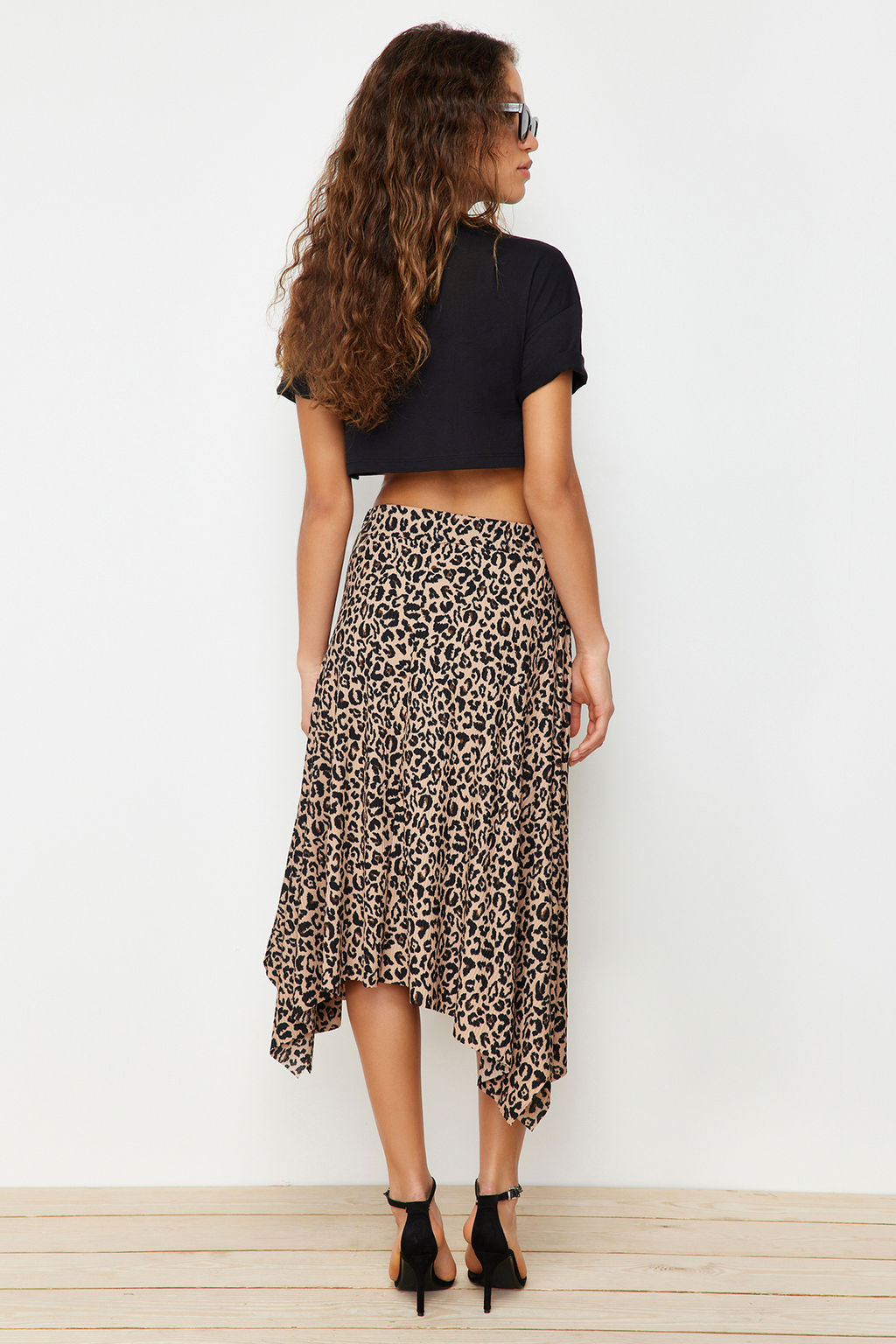 TRENDYOLMILLA Siyah Volanl? Asimetrik Yuksek Bel Midi Esnek Orme Etek TWOAW20ET0440  фото 39