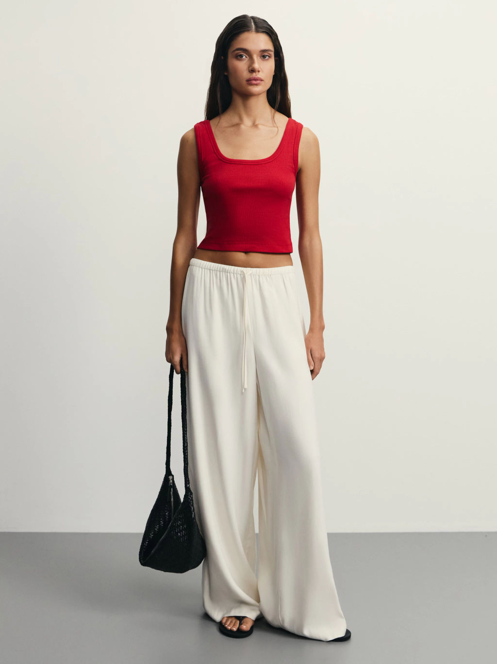 Укороченный топ в рубчик / Zarina  фото 2