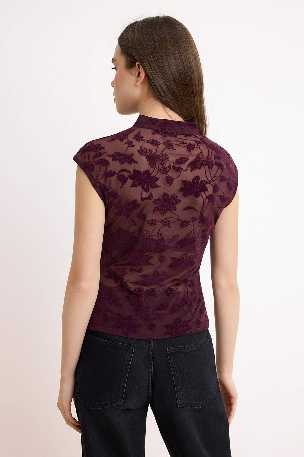 Siyah Cicekli Fitted/Vucuda Oturan Dik Yaka Kolsuz Dugmeli Dantel Orme Bluz TWOSS26BZ00195 - Trendyolmilla фото 10