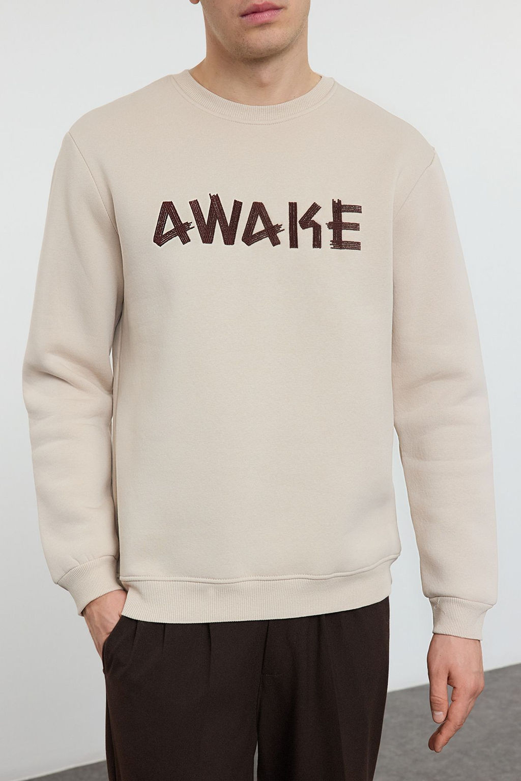 Trendyolmilla Man Tas Oversize/Genis Kesim Ici Polar/S?cak Tutan Yaz? Nak?sl? Sweatshirt TMNAW25SW00061  фото 6