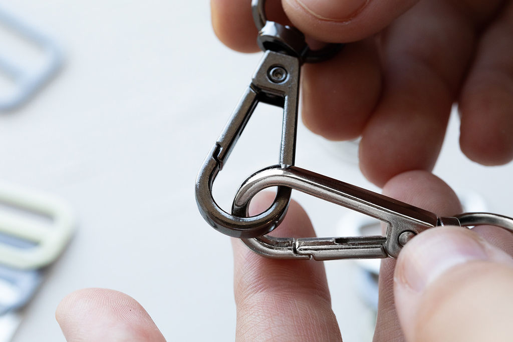 Фурнитура сумочная металл Gamma GH 102/12/10 Карабин 12 мм 10 шт. №06 под черный никель