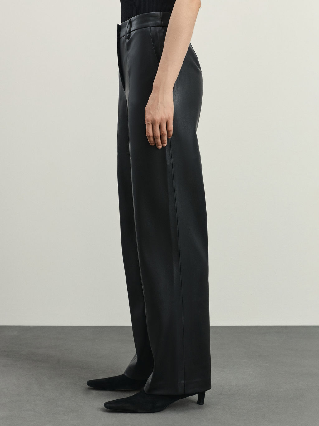 Брюки из искусственной кожи прямого кроя / Zarina  фото 3