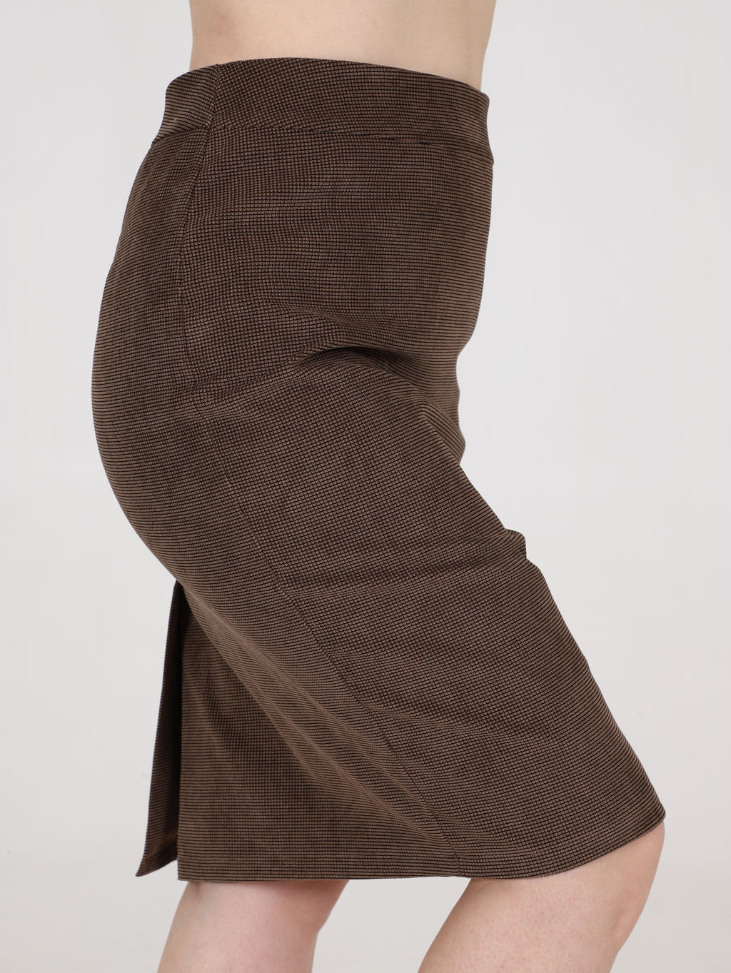 Юбка классическая из вельвета коричневая