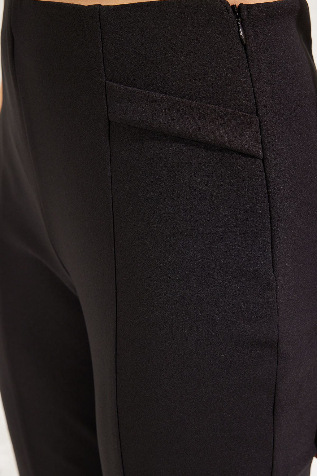 TRENDYOLMILLA Siyah Arka Beli Lastikli Esnek Flare Dokuma Pantolon TWOSS25PL00007 фото 6
