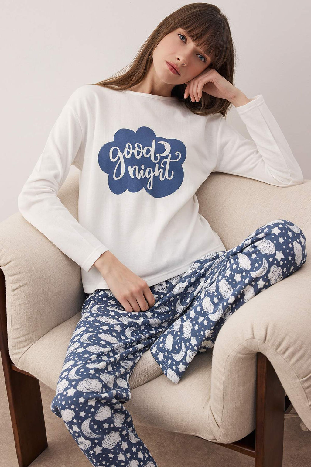 Trendyolmilla Beyaz Pamuklu Galaksi Desenli Sloganl? Uyku Bantl? Orme Pijama Tak?m? THMAW25PT00223 фото 22