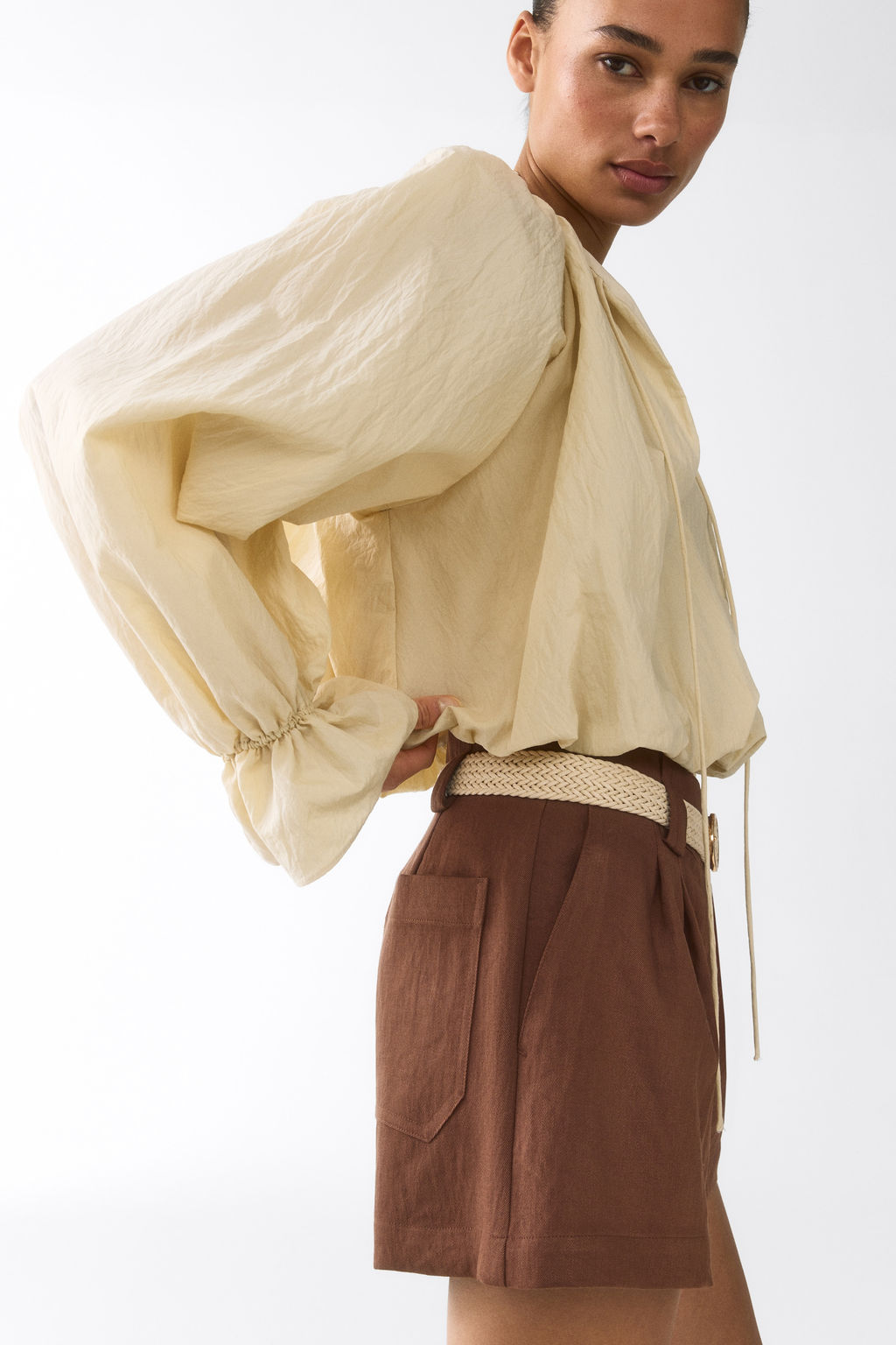 Pantal?n corto sastre con cintur?n - H&m фото 4