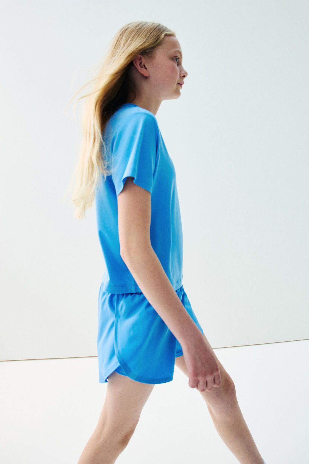 Camiseta de deporte con SoftMove Loose Fit - H&m фото 5