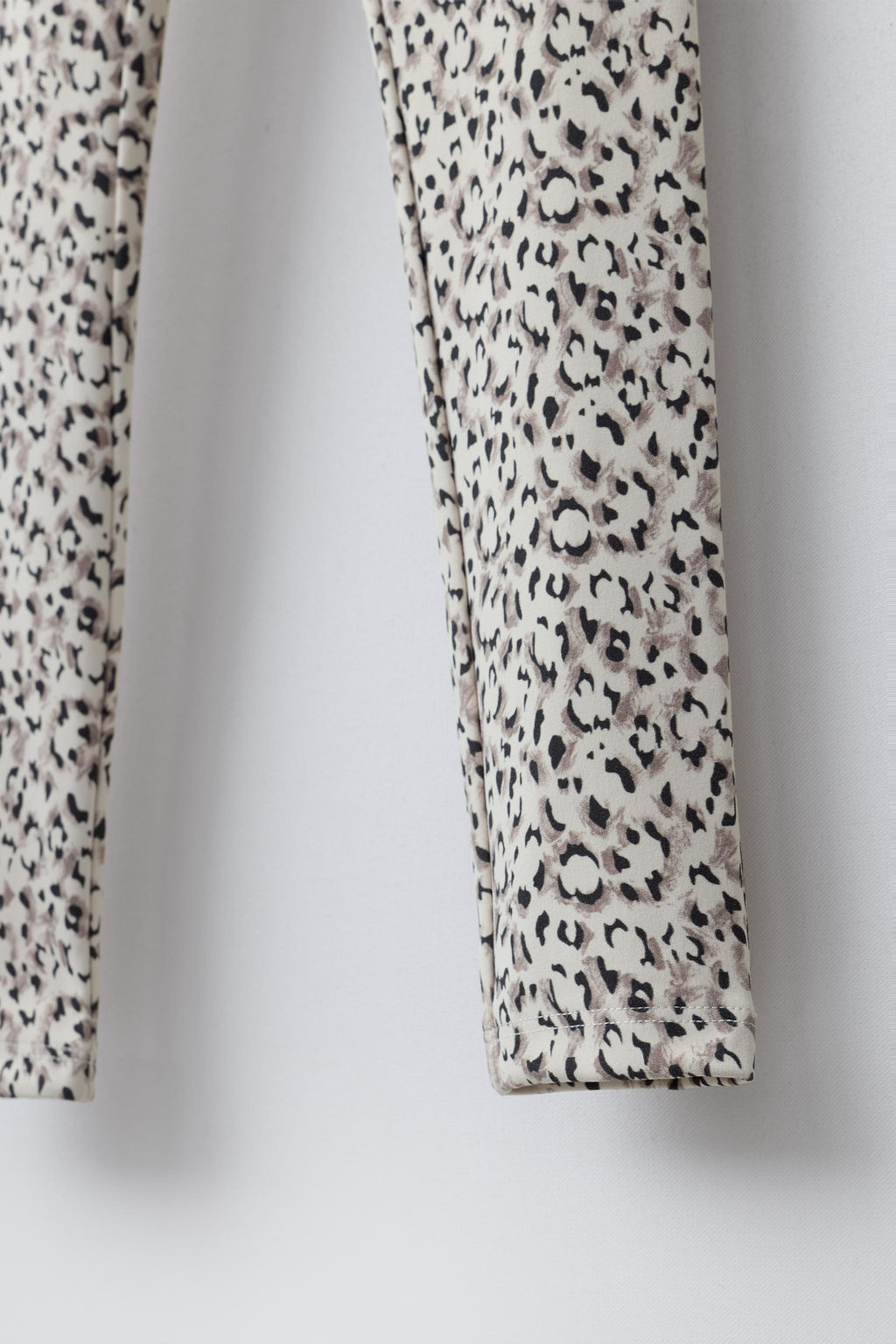 SPORTY ANIMAL PRINT LEGGINGS - Zara фото 4