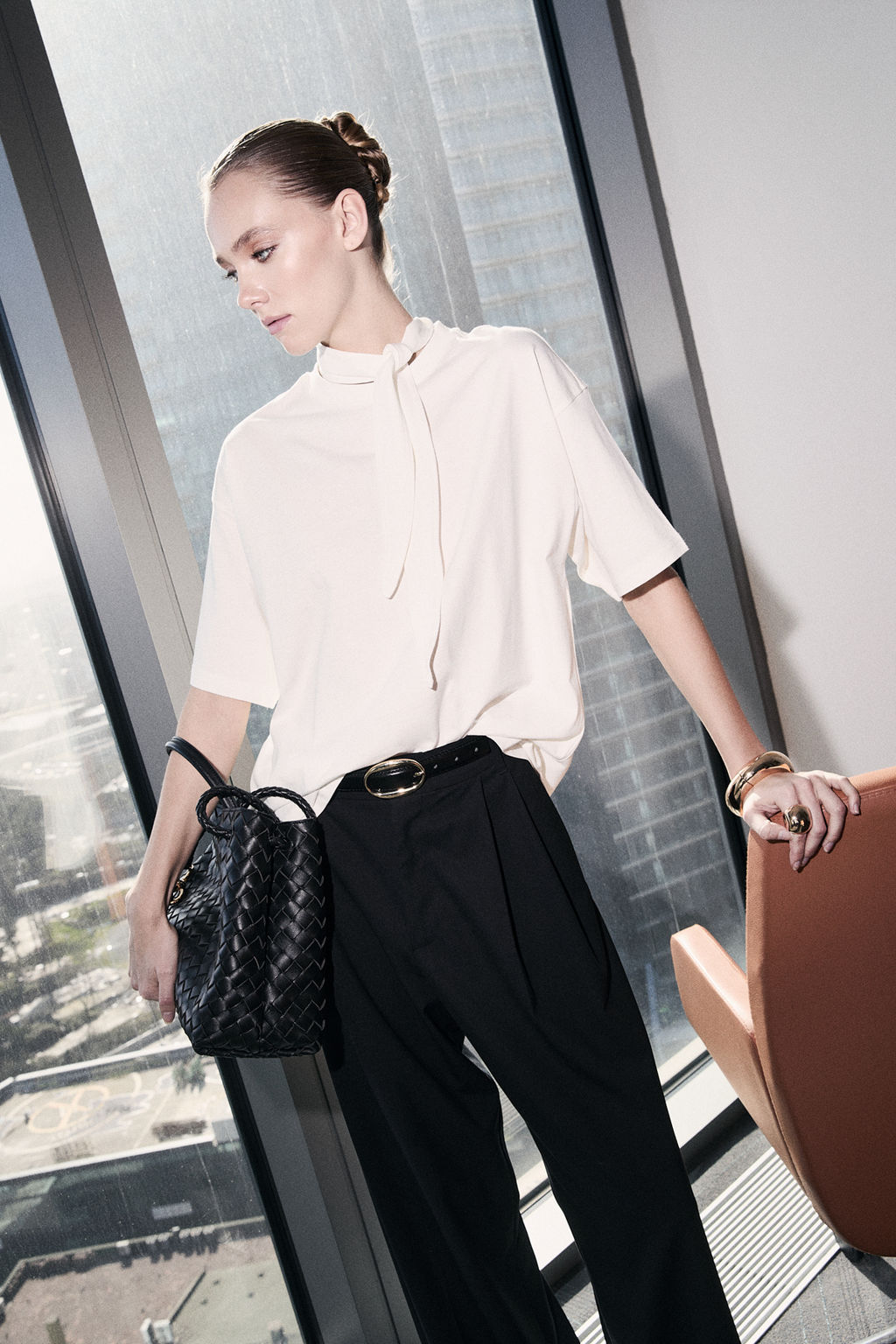 Limited Edition Ekru Oversize Dusuk Kol K?sa Kollu Uzun Tok %100 Pamuk Orme T-Shirt TWOSS26TS00029