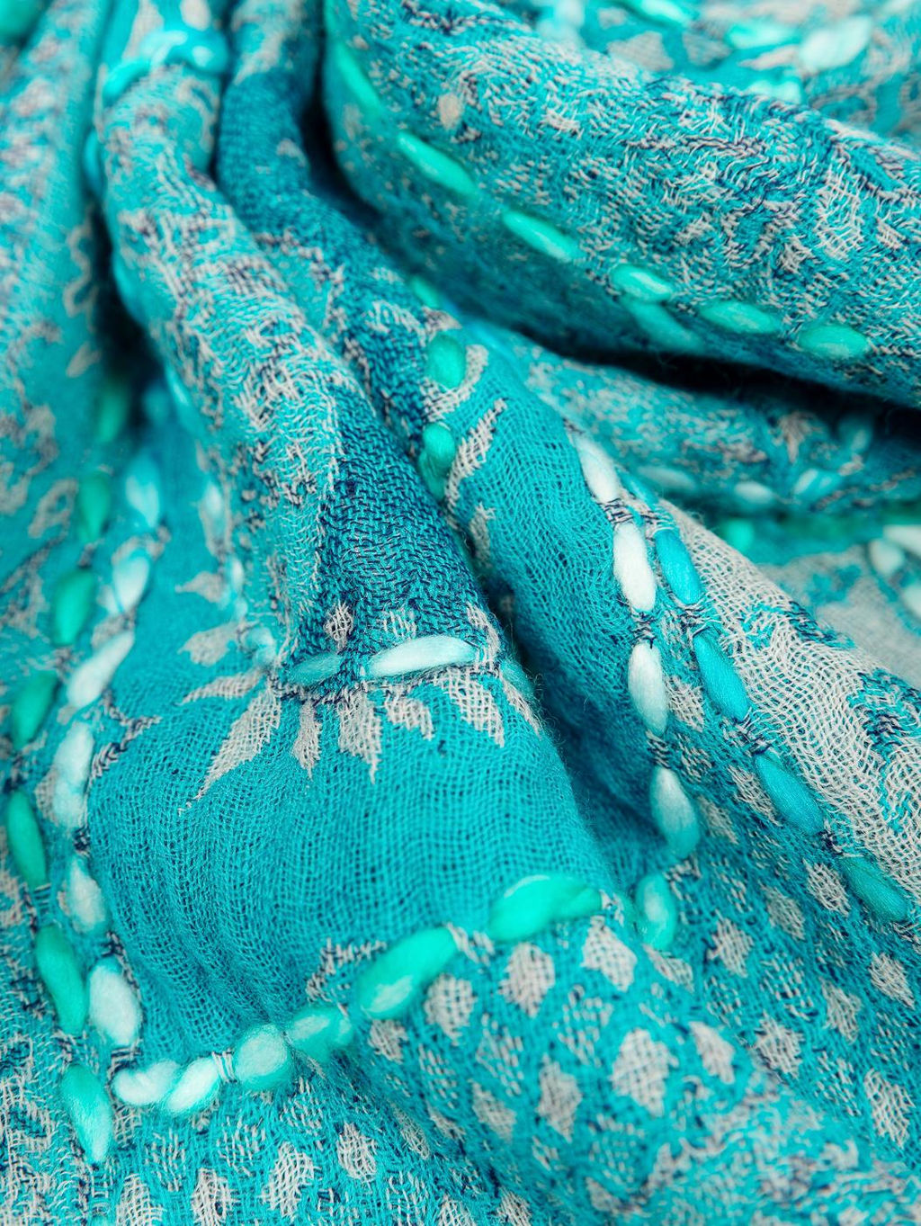 Палантин с вышивкой (шерсть вареная) в ассортименте № Тк906/99 - Ганг фото 3