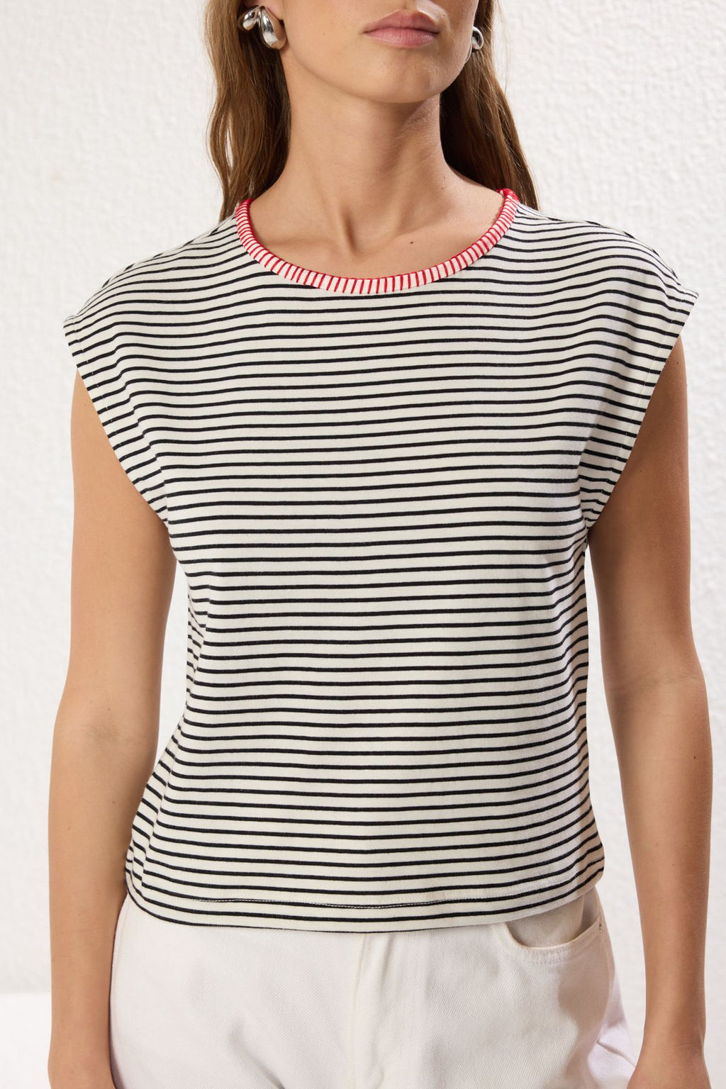 TRENDYOLMILLA Cok Renkli Cizgili Kroseta Dikis Detayl? Crop Orme T-Shirt TWOSS25TS00043 фото 3