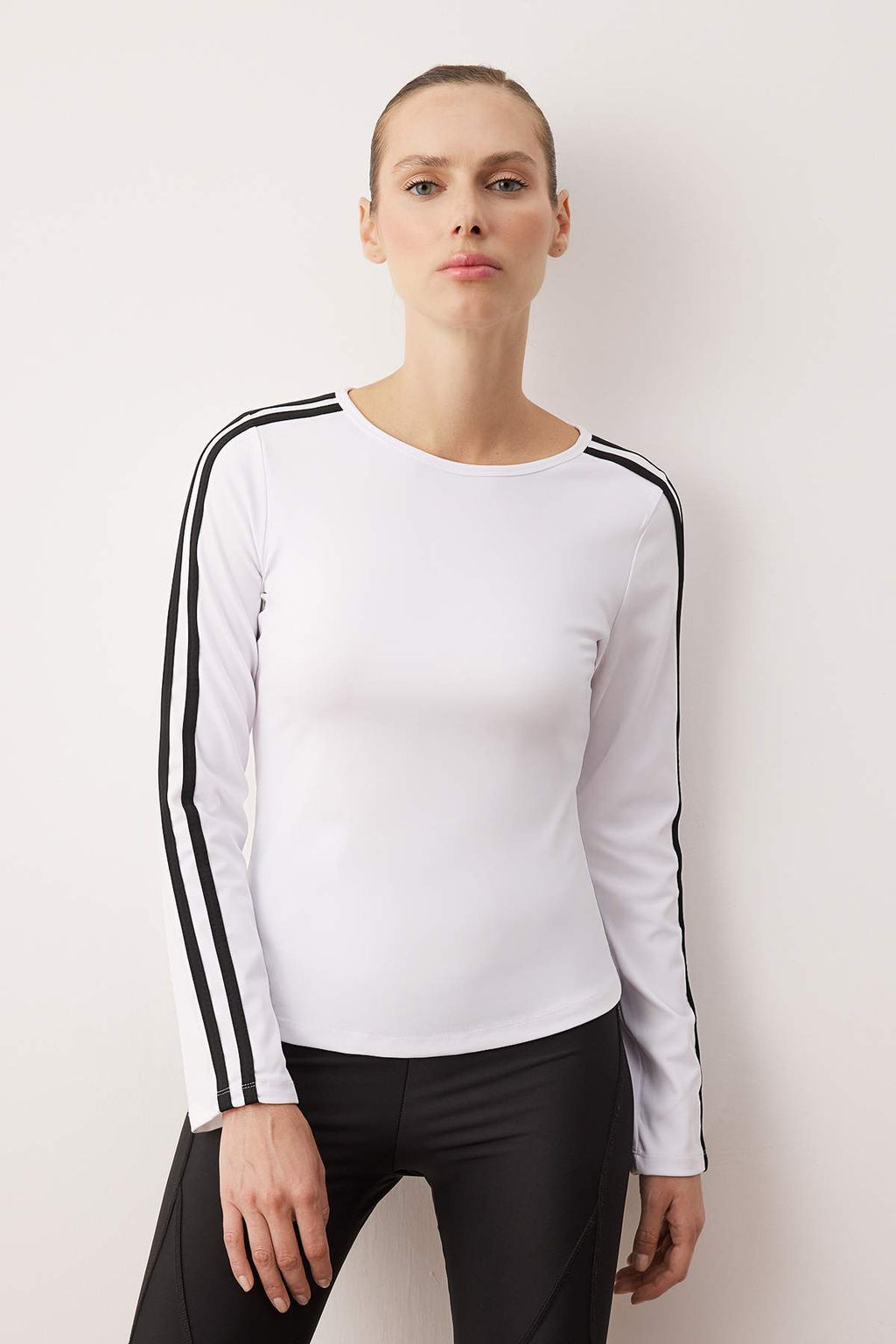 Siyah Dalg?c/Scuba Regular Bluz THMAW26BZ00000 - Trendyolmilla фото 8