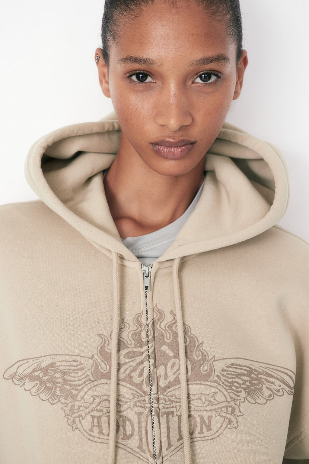 Chaqueta sudadera oversize con capucha y motivo - H&m фото 3