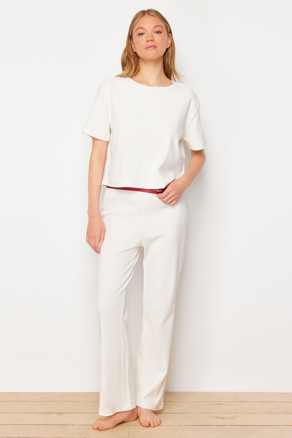 Trendyolmilla Lacivert Slogan Bask?l? Lastik Detayl? Fitilli T-shirt-Pantolon Orme Pijama THMSS21PT1016  фото 3