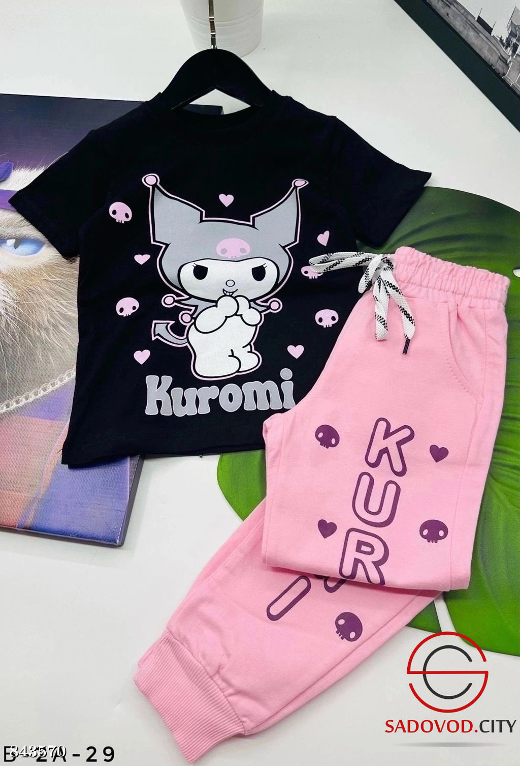 Костюм для девочек с рисунком