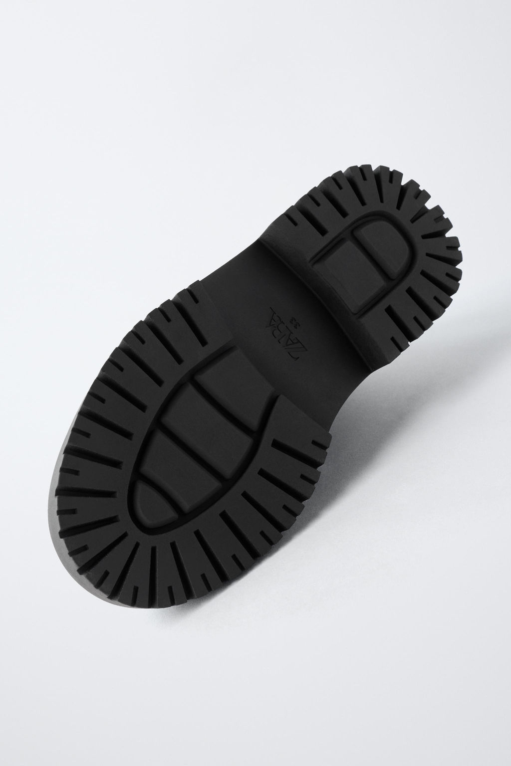 PATENT-FINISH CHELSEA ANKLE BOOTS WITH HEART DETAIL - Zara фото 7