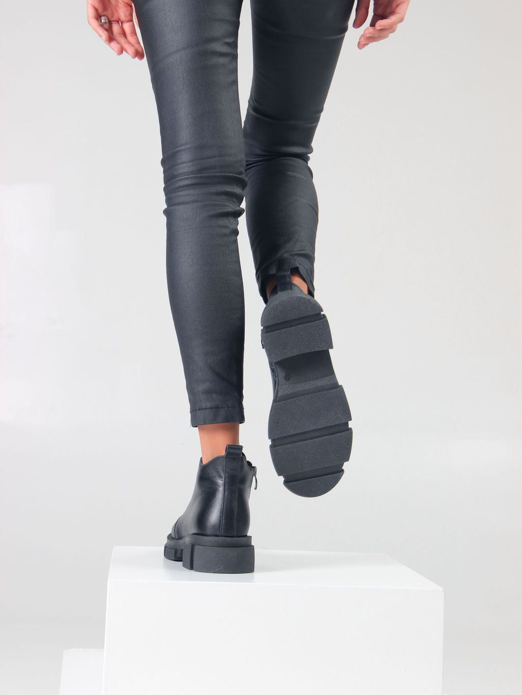 Ботинки 218.21074bl. черный/Мех