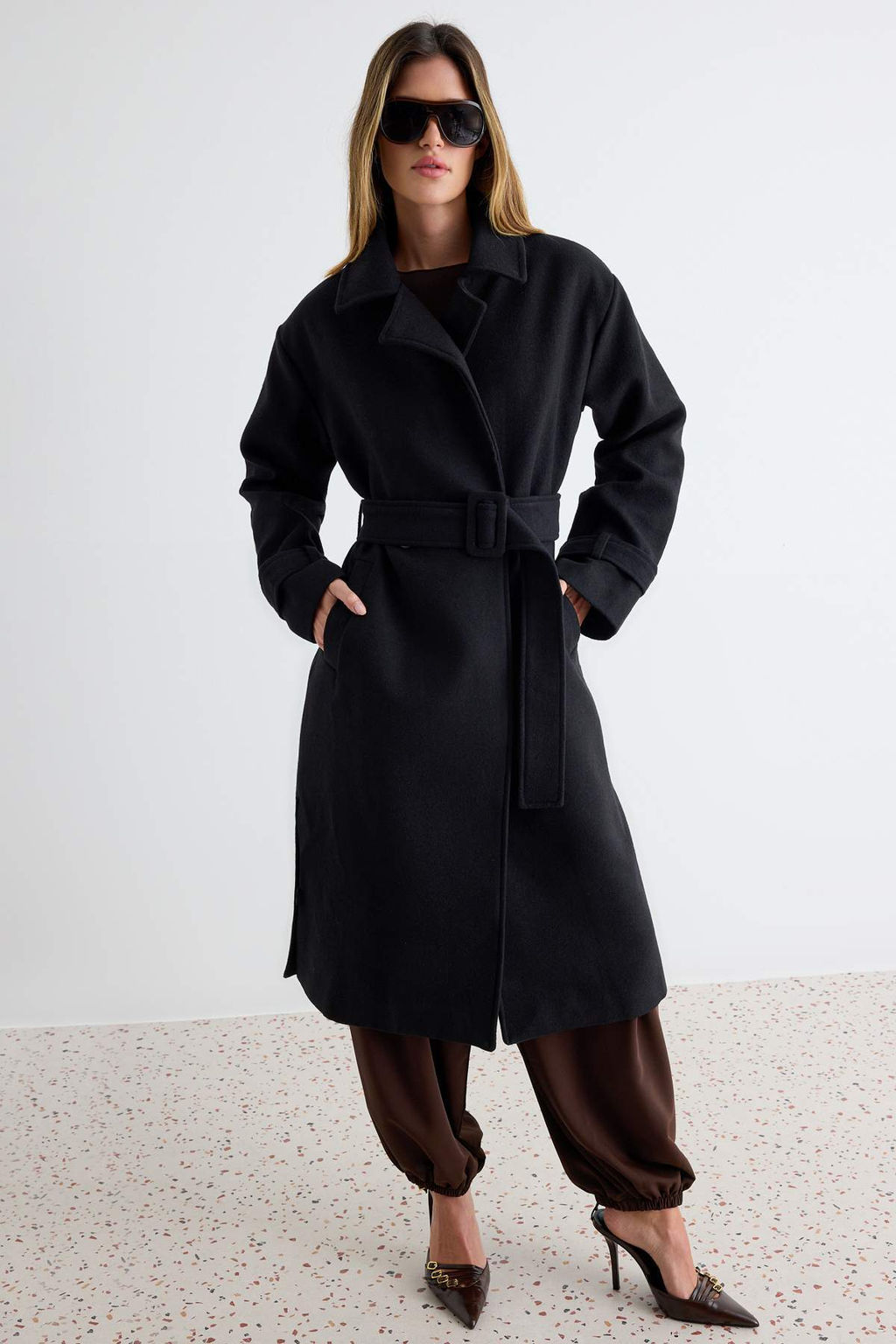Siyah Oversize Geni_ Kesim Kemerli Uzun Y_nl_ Ka_e Kaban TWOAW22KB0015 - Trendyolmilla фото 2