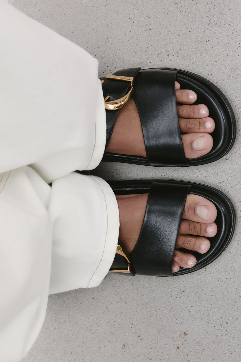 BUCKLED FLAT SANDALS