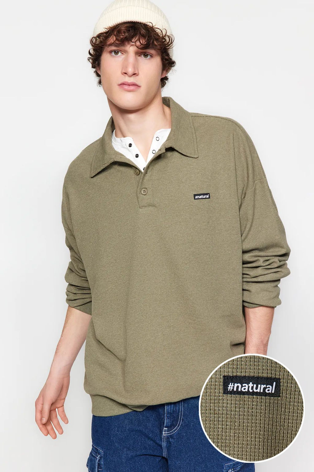 TRENDYOL MAN Siyah Erkek Oversize/Genis Kesim Etiketli Dokulu Pamuklu Polo Yaka Sweatshirt TMNAW24SW00224