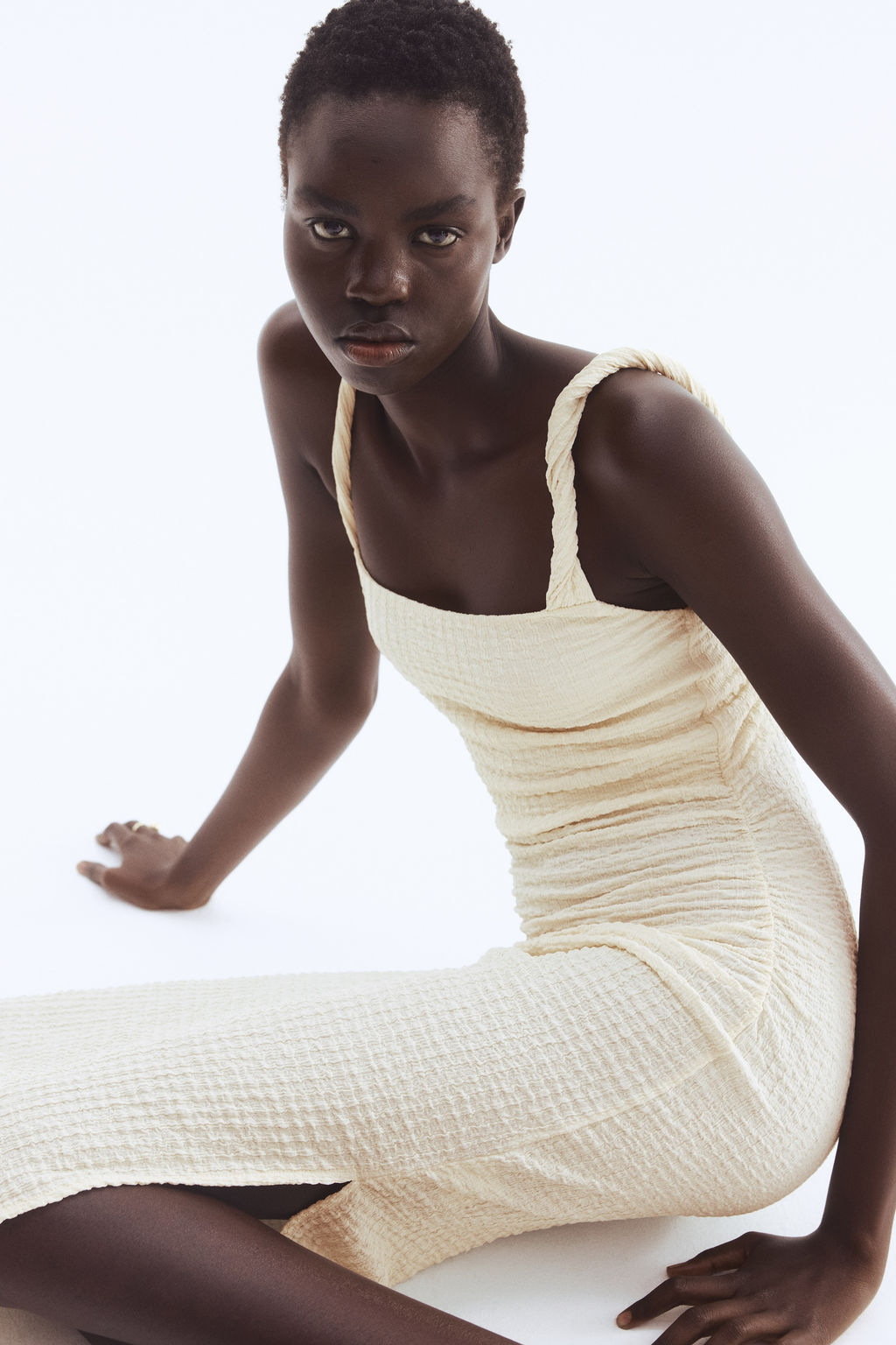 Vestido midi en punto con textura - H&m фото 5