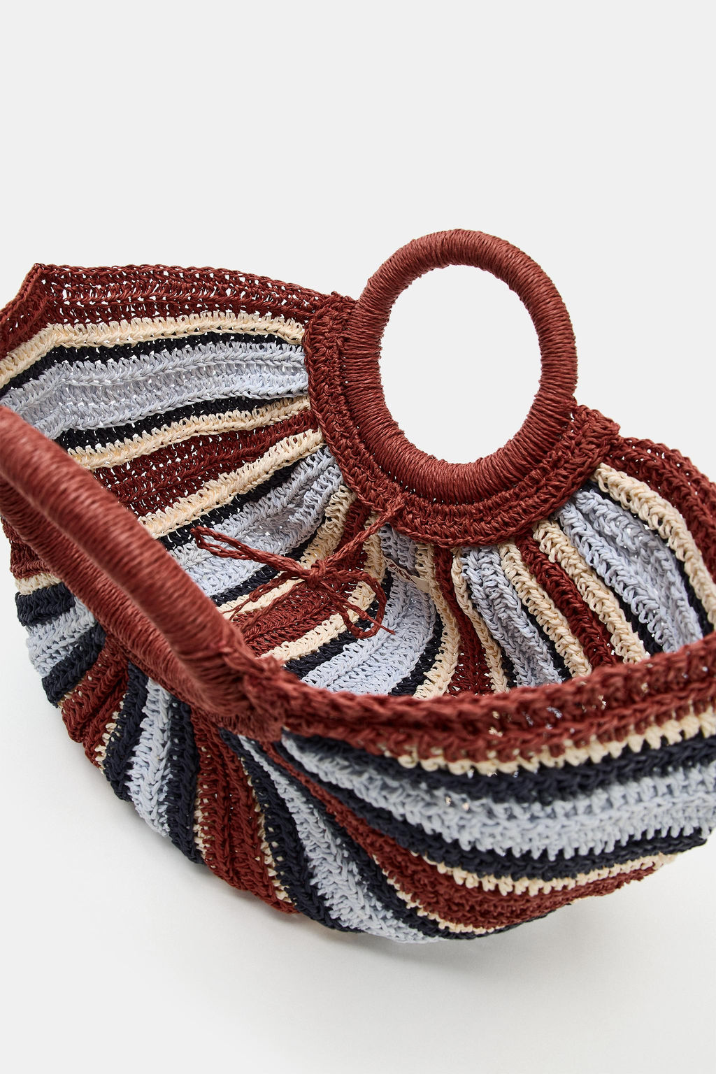 BOLSO DE MANO EFECTO TRENZADO / Multicolor - Zara фото 5