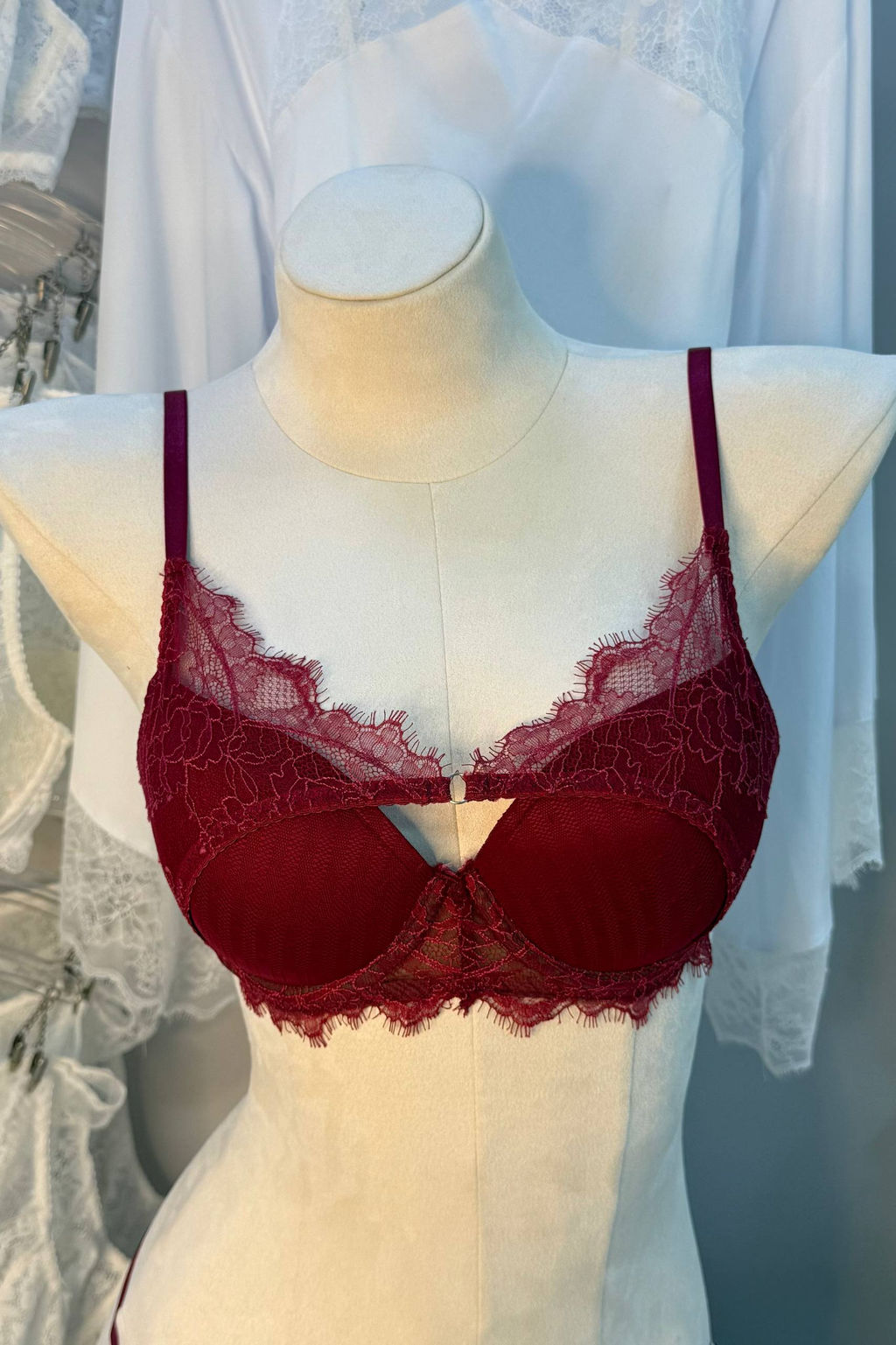 D0111 КРАСНЫЙ КОМПЛЕКТ БЕЛЬЯ