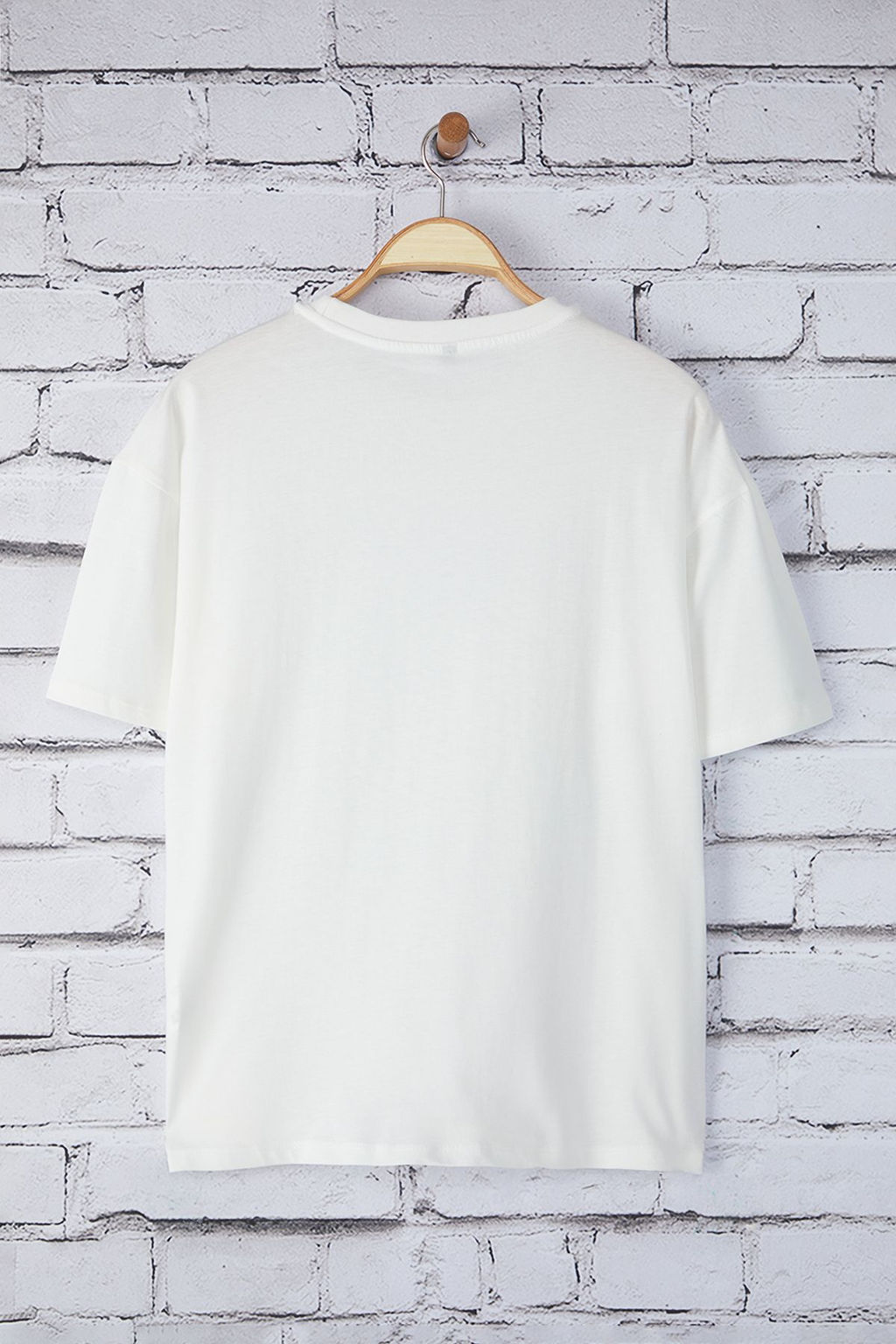 TRENDYOLMILLA Ekru %100 Pamuk Oversize/Genis Kal?p Bask?l? Orme T-Shirt TWOSS25TS00166  фото 7