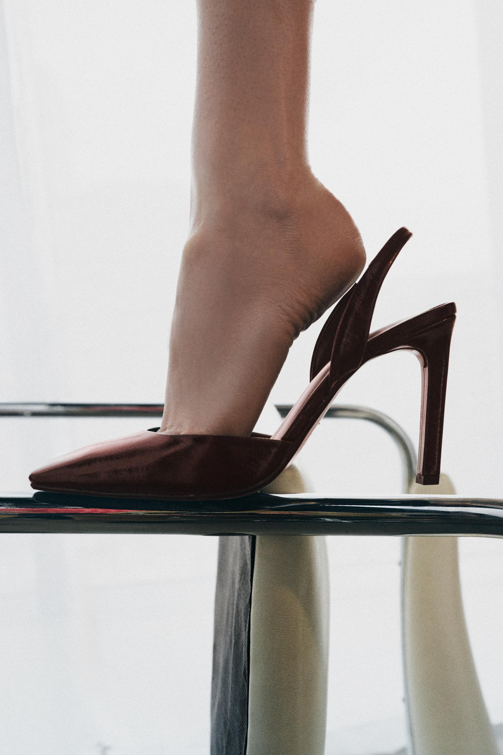 ZAPATO TAC?N PUNTA CUADRADA / Rojo Burdeos - Zara фото 2