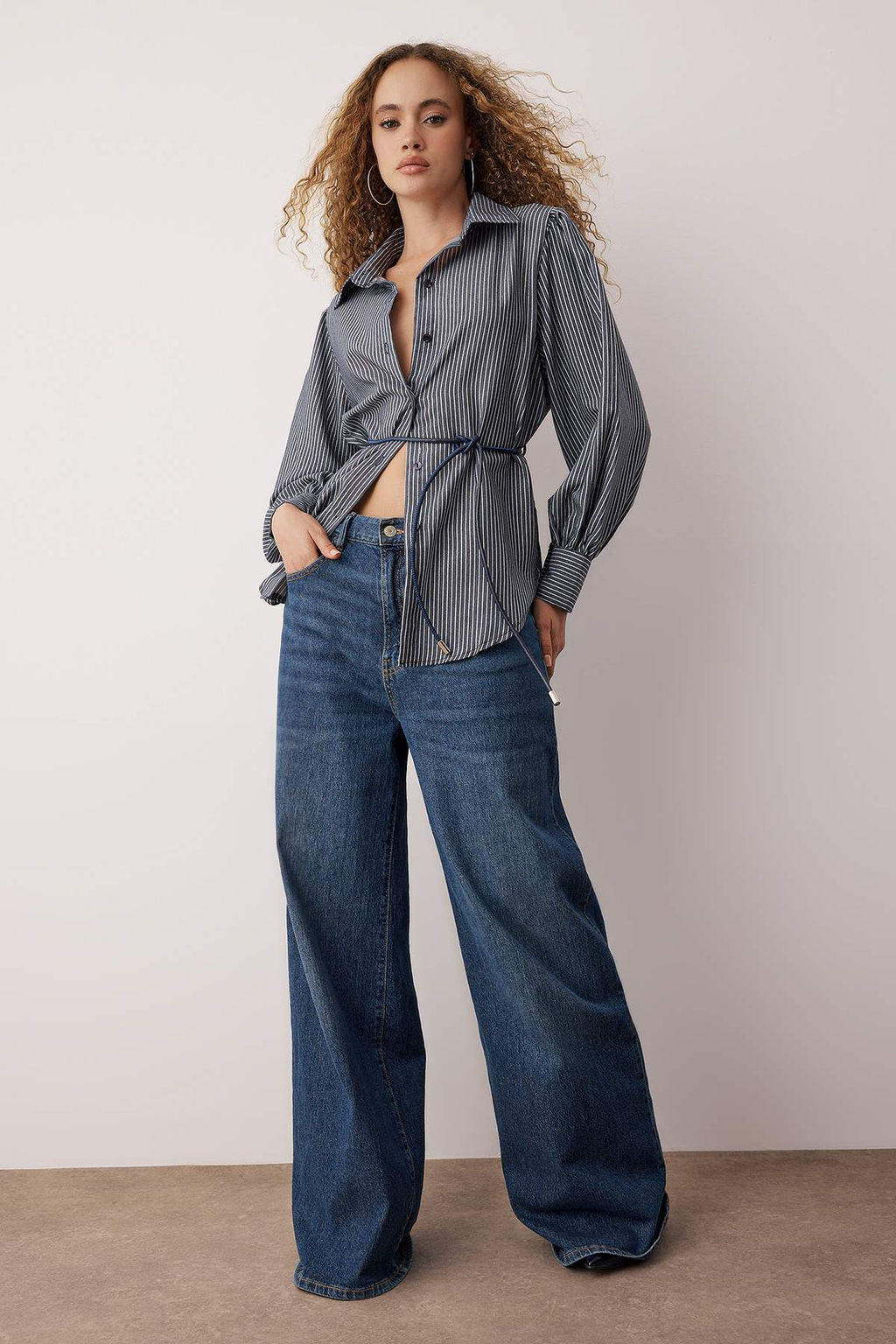 Lacivert Cizgili Deri Kusakl? Par?lt?l? Gomlek TWOAW26GO00110 - Trendyolmilla фото 2