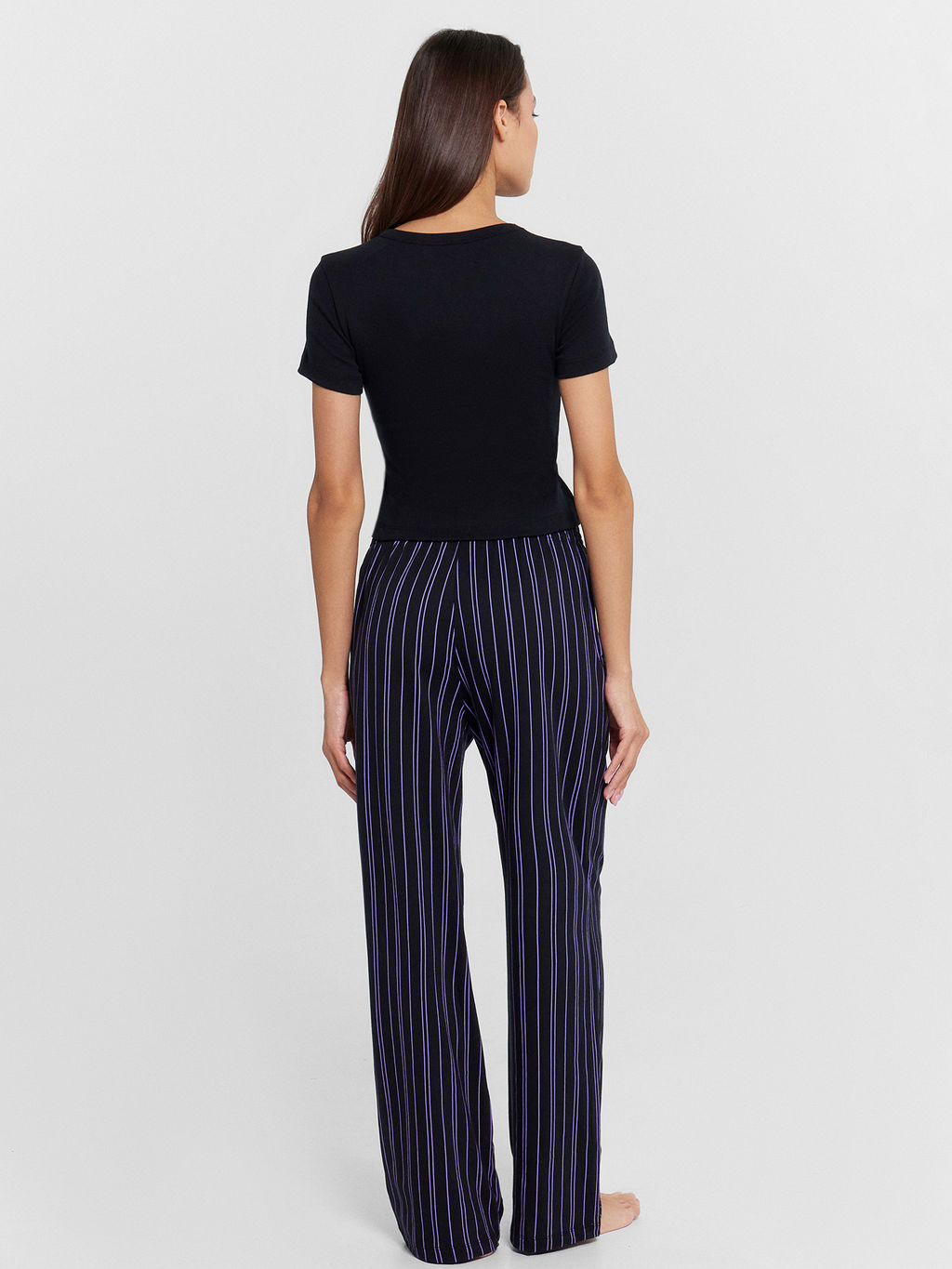 Пижама женская черная в фиолетовую полоску черный +фиолетовая полоска на черном 592588 - Mark formelle фото 2