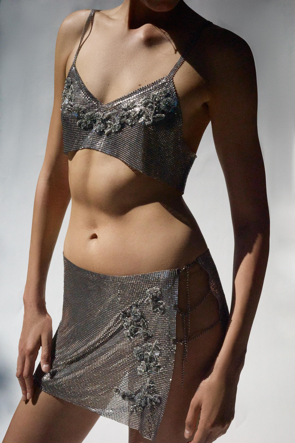 FALDA MINI MALLA FLORES ABALORIOS / Plata - Zara фото 2